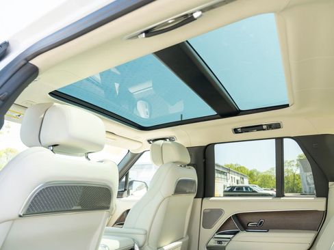 New 2025 Land Rover Range Rover Autobiography image 21
