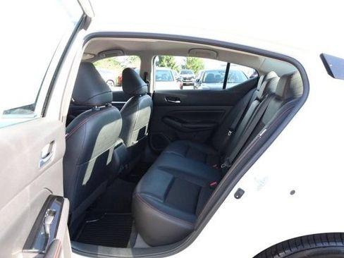 Certified 2024 Nissan Altima 2.5 SR FWD image 19