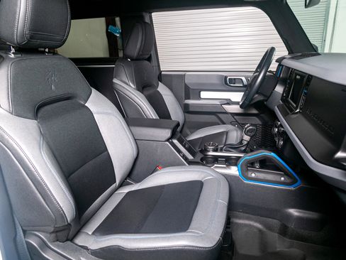 Used 2022 Ford Bronco Black Diamond image 23