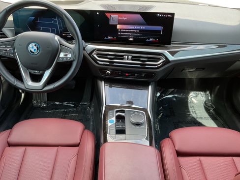 Used 2023 BMW i4 eDrive35 w/ Premium Package RWD image 10