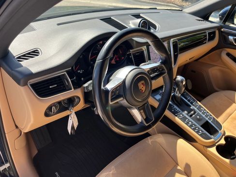 Used 2018 Porsche Macan Sport Edition AWD/4WD image 17