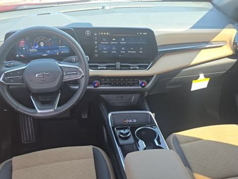 Used 2026 Chevrolet Equinox ACTIV w/ Convenience Package III FWD image 11