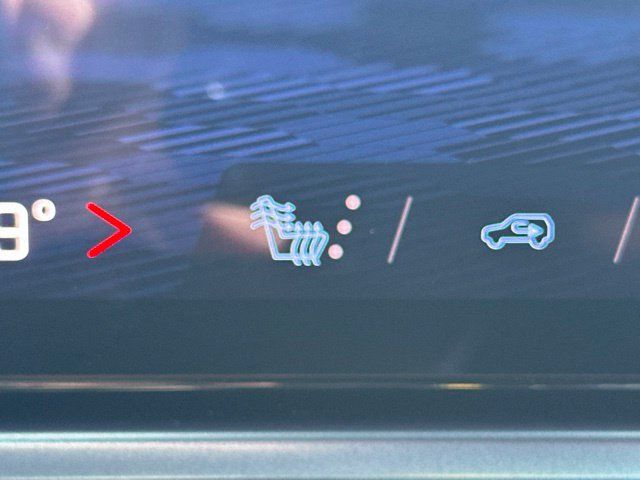 Used 2024 Chevrolet Equinox EV LT AWD/4WD image 32