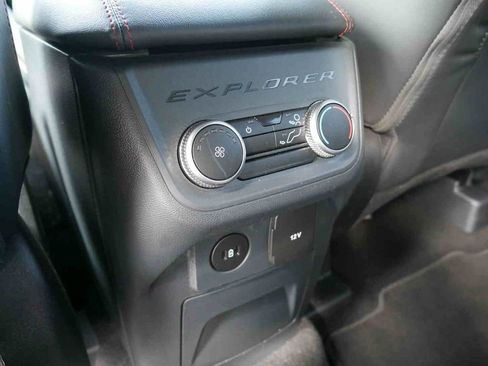 Used 2025 Ford Explorer ST-Line image 15