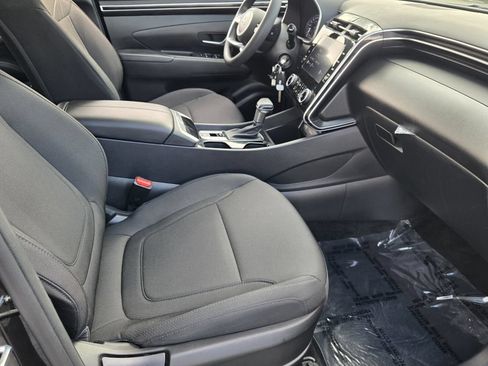Certified 2024 Hyundai Tucson SE FWD image 16