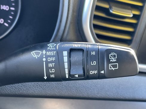 Used 2020 Kia Sportage LX image 17