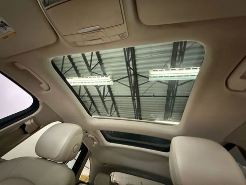 Used 2018 Mercedes-Benz GLC 300 4MATIC w/ Multimedia Package image 37