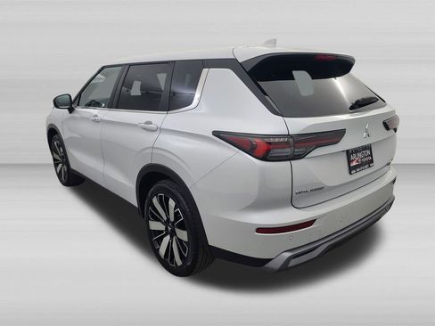 Used 2025 Mitsubishi Outlander SE AWD/4WD image 6