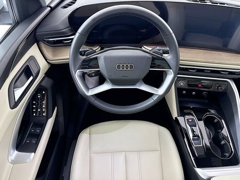 Certified 2025 Audi Q5 Premium AWD/4WD image 10