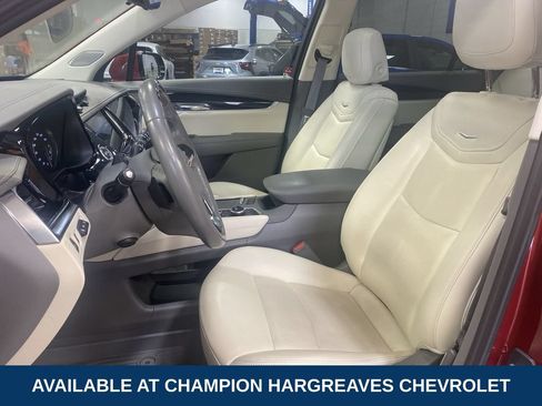 Used 2024 Cadillac XT6 Premium Luxury w/ Technology Package AWD/4WD image 26
