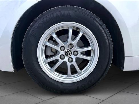 Used 2022 Toyota Corolla LE image 10