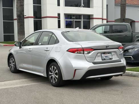 Used 2022 Toyota Corolla LE FWD image 4