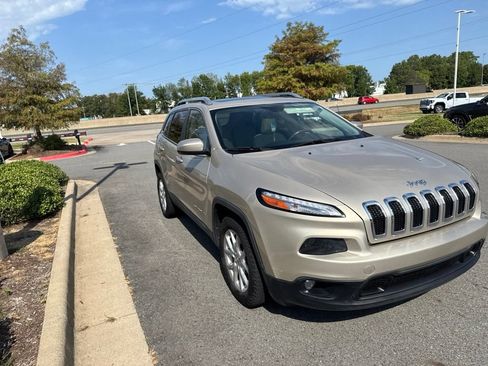 Used 2015 Jeep Cherokee Latitude w/ Comfort/Convenience Group FWD image 7