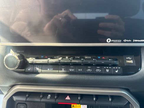Used 2024 Toyota Tundra Limited w/ Power Package AWD/4WD image 17