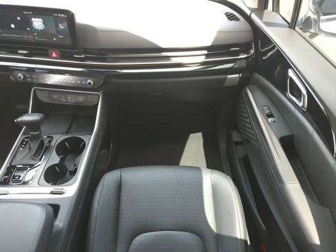 Used 2025 Kia Carnival SX Prestige FWD image 16