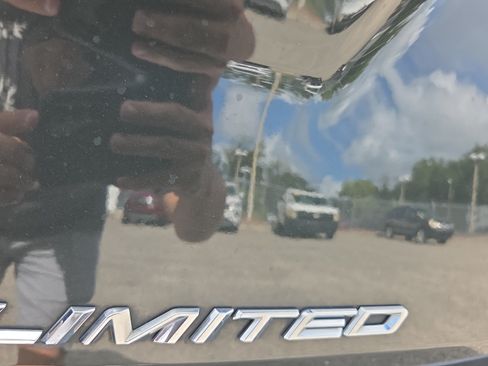 Used 2023 Ford Explorer Limited w/ Limited Technology Package RWD image 31