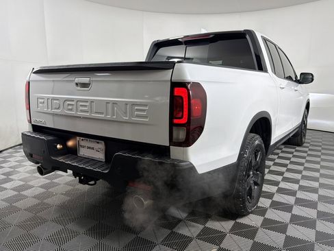 Used 2024 Honda Ridgeline Black Edition image 6