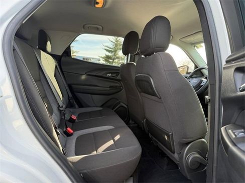 Used 2022 Chevrolet TrailBlazer LT w/ Convenience Package image 11