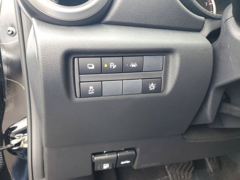 New 2025 Nissan Versa S w/ Trunk Package FWD image 19
