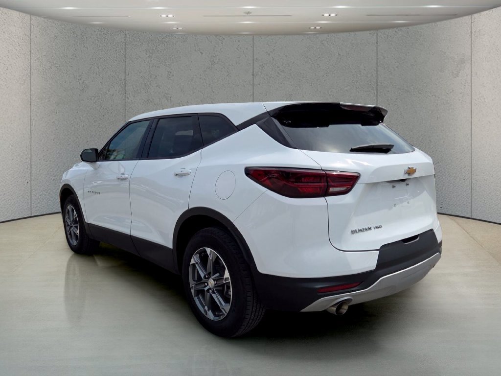 Used 2025 Chevrolet Blazer LT AWD/4WD image 8
