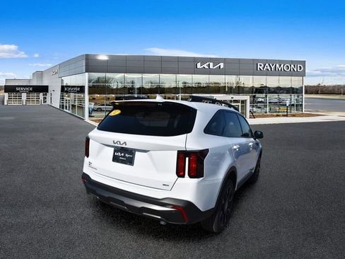 Certified 2024 Kia Sorento X-Line EX AWD/4WD image 3