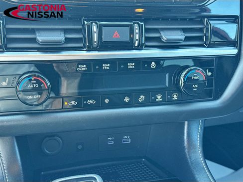 Used 2023 Nissan Pathfinder SL image 21