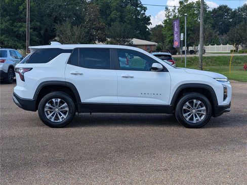 New 2026 Chevrolet Equinox LT w/ Convenience Package II FWD image 6