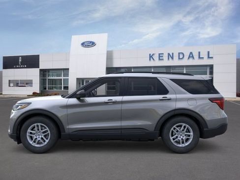 Used 2026 Ford Explorer Active AWD/4WD image 3