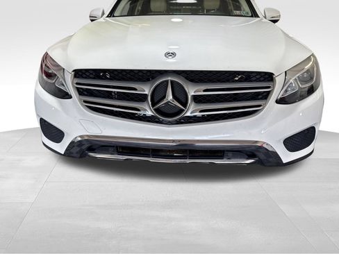 Used 2019 Mercedes-Benz GLC 300 4MATIC w/ Premium Package image 23