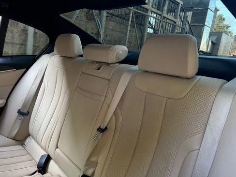 Used 2021 BMW 530i w/ Premium Package image 17