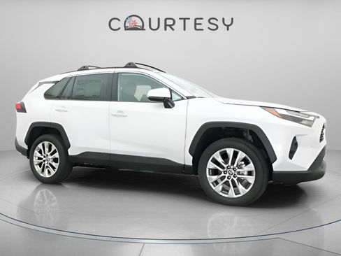 New 2025 Toyota RAV4 XLE Premium w/ Weather Package AWD/4WD image 27