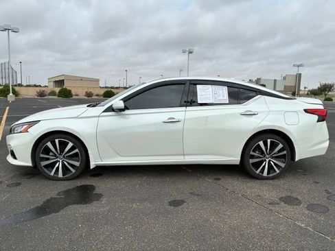 Certified 2021 Nissan Altima 2.5 Platinum AWD/4WD image 3
