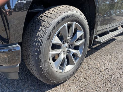 Used 2022 Chevrolet Silverado 1500 RST w/ Safety Package image 10