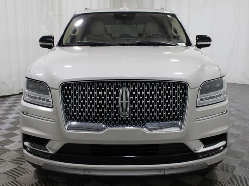 Used 2019 Lincoln Navigator Reserve image 36