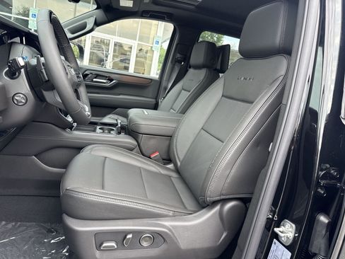 New 2026 GMC Yukon XL Denali w/ Denali Reserve Package AWD/4WD image 10
