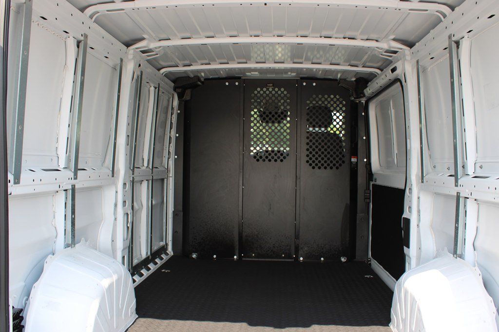 Used 2025 RAM ProMaster 2500 w/ U-Haul Equipment Group FWD image 17