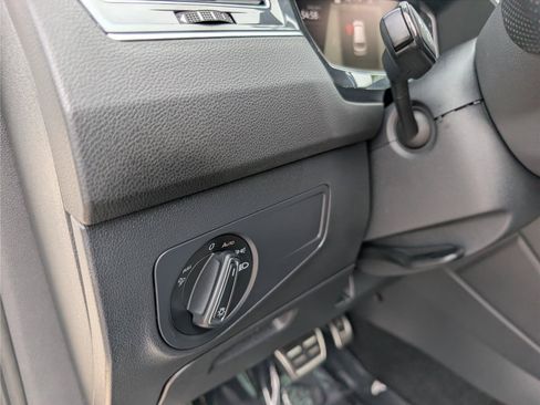 Used 2022 Volkswagen Tiguan SEL R-Line AWD/4WD image 23