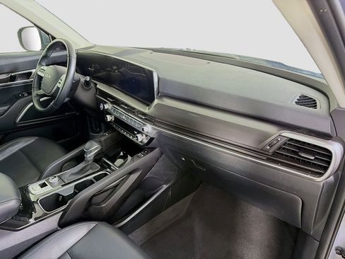 Used 2025 Kia Telluride S image 34