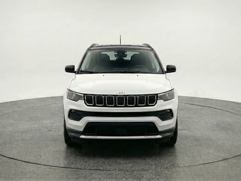 Used 2025 Jeep Compass Limited image 2