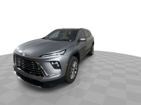 Used 2025 Buick Enclave Preferred image 3