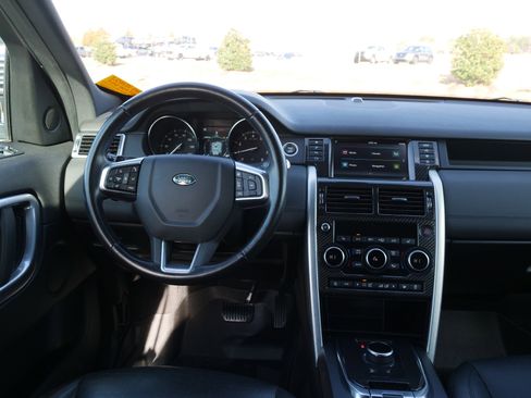 Used 2019 Land Rover Discovery Sport SE image 21