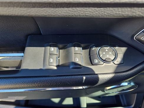 Used 2020 Ford Expedition XLT w/ Equipment Group 202A AWD/4WD image 31