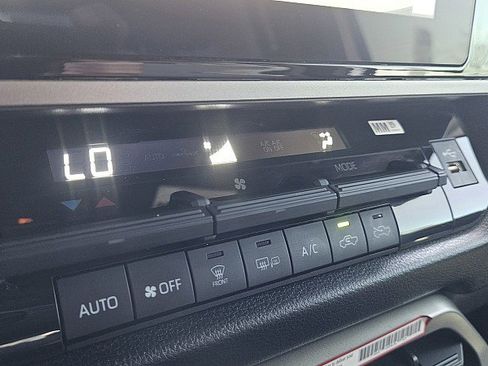 Used 2025 Toyota Tundra SR5 AWD/4WD image 14