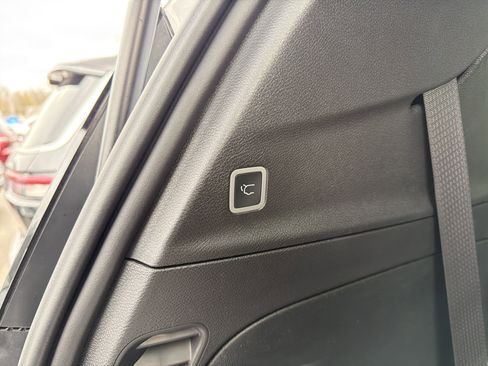 New 2026 Chrysler Pacifica Select AWD/4WD image 31