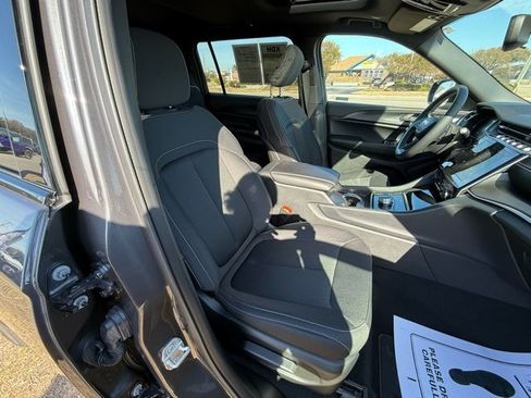 Used 2024 Jeep Grand Cherokee L Laredo w/ Luxury Tech Group I image 11