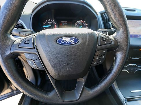 Used 2020 Ford Edge SE image 15