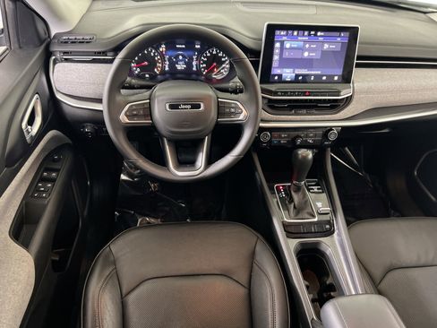 Used 2022 Jeep Compass Latitude image 21