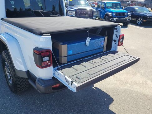 New 2026 Jeep Gladiator Mojave AWD/4WD image 9
