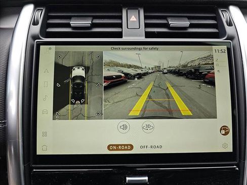 New 2025 Land Rover Discovery Dynamic SE image 24