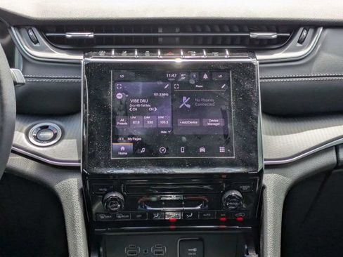 New 2025 Jeep Grand Cherokee L Laredo RWD image 19